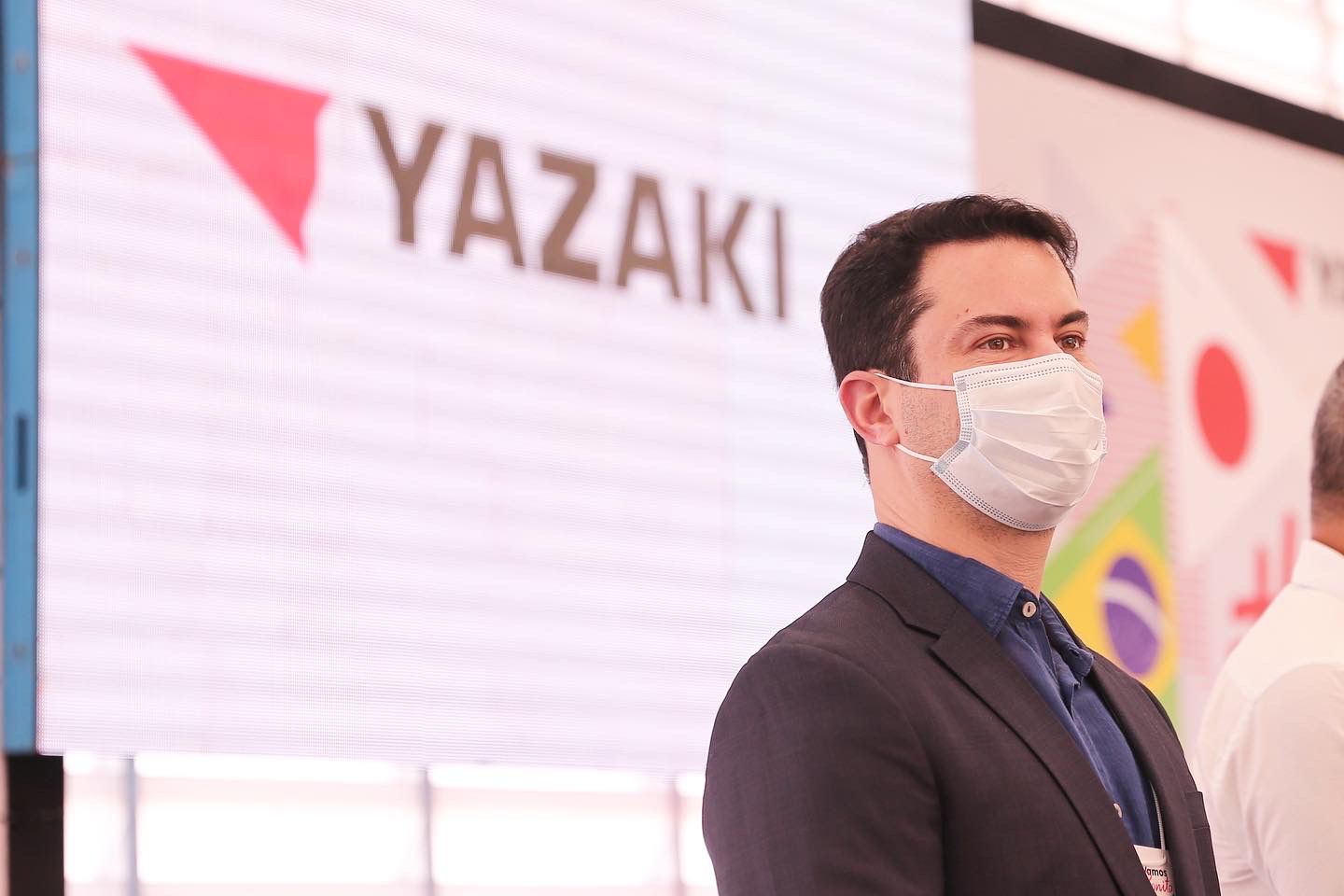 Clodoaldo comemora a inauguração da Yazaki