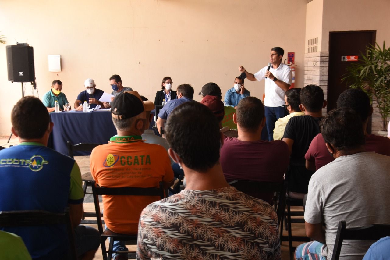 Deputado se reúne com toyoteiros e EPTI em Santa Cruz