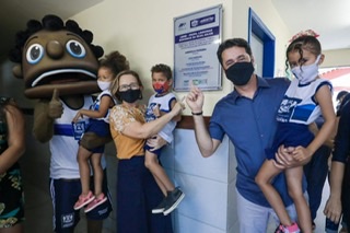 Anderson acompanha volta às aulas presenciais em creche