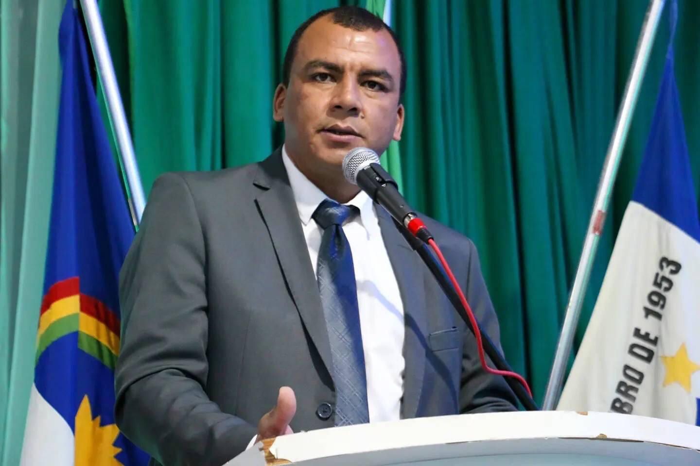 Presidente da Câmara de Santa Cruz quer aumento do próprio salário