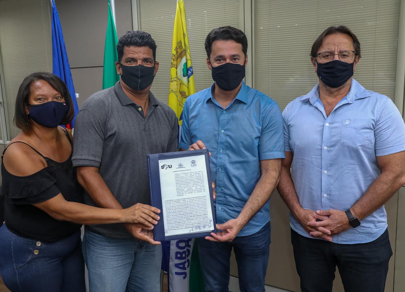 Anderson anuncia regularização de imóveis no Córrego do Balaio