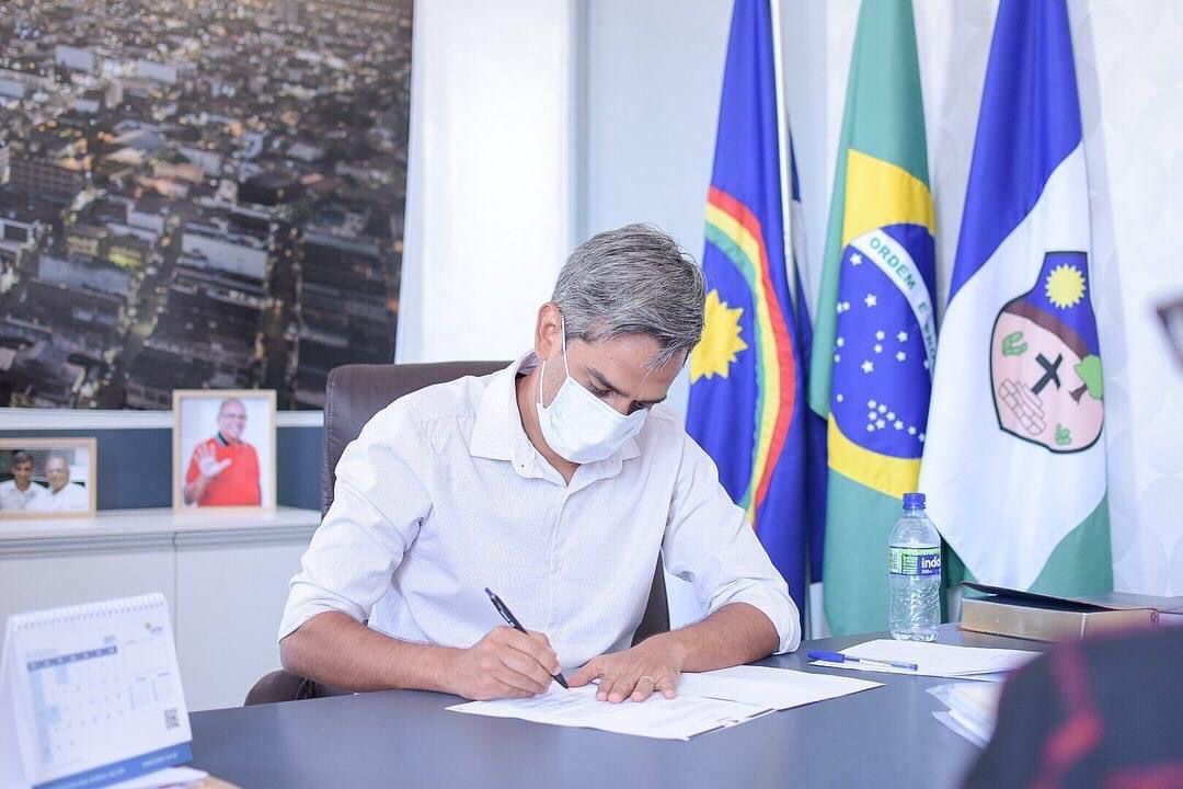 Fábio Aragão anuncia kit escolar para rede municipal de ensino