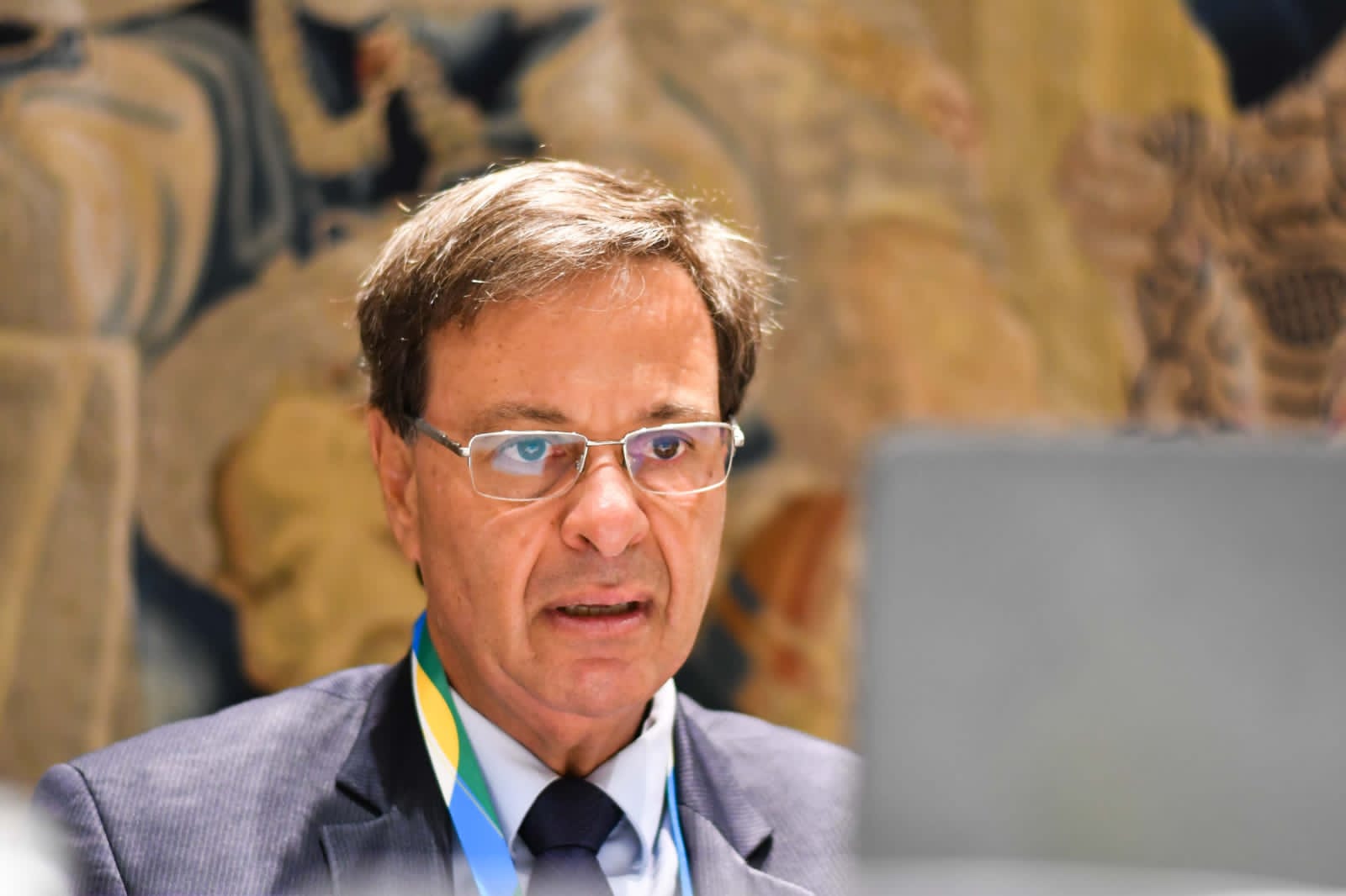 Gilson Machado articula ações para proteger indústria têxtil