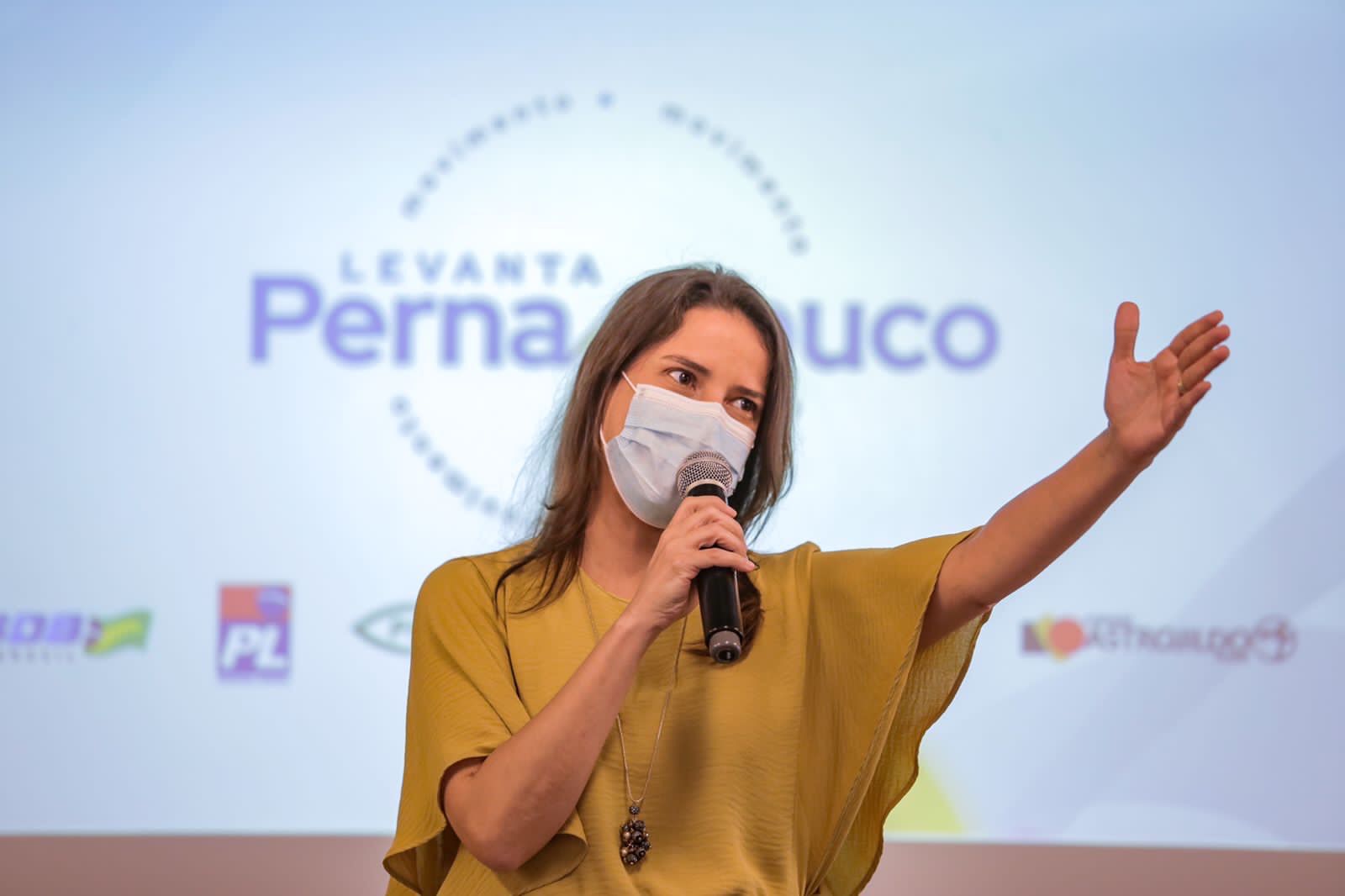 Raquel Lyra lidera pesquisa divulgada pela Asces-Unita