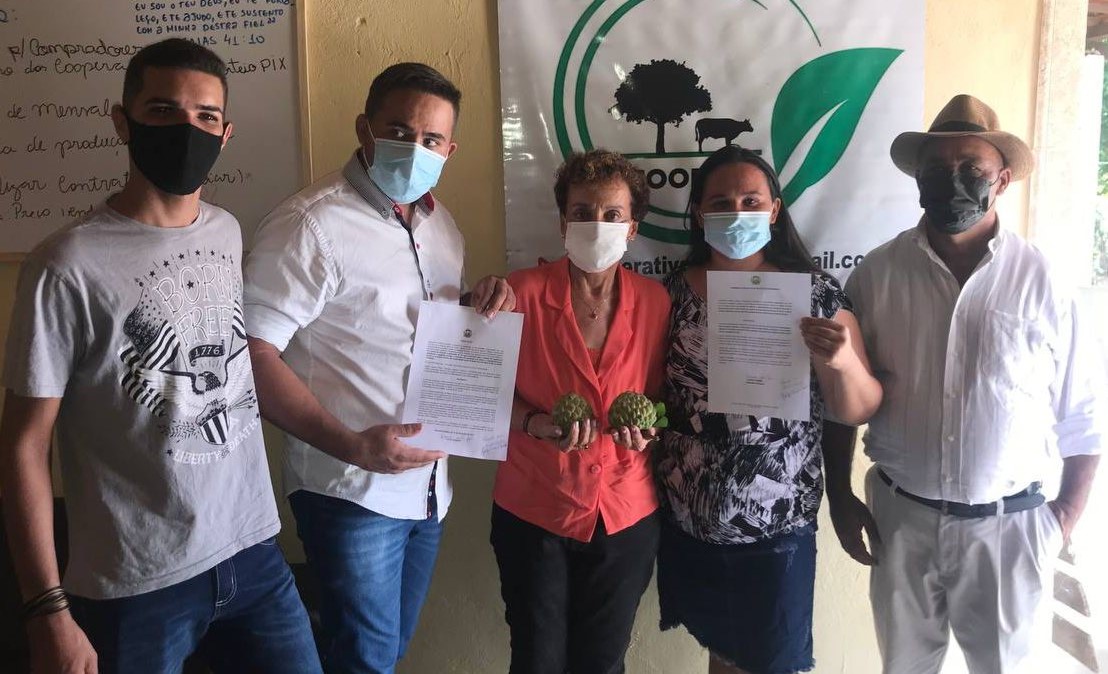 Laura solicita ao Estado mais perfurações de poços no Sertão