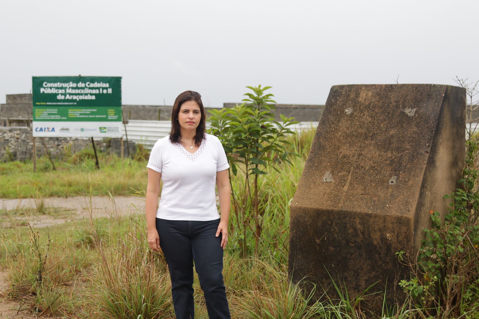 Priscila diz que o Estado pode devolver R$ 42 milhões de obras inacabadas