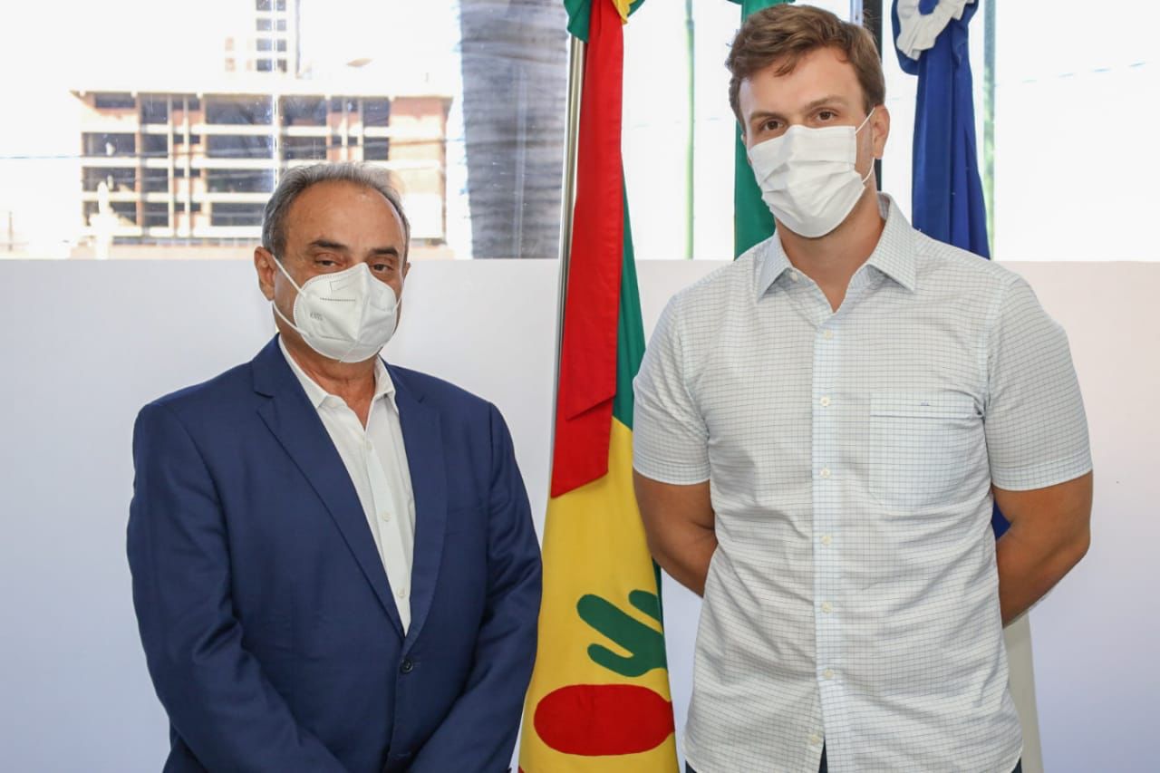 Miguel Coelho recebe novo presidente do TCE-PE