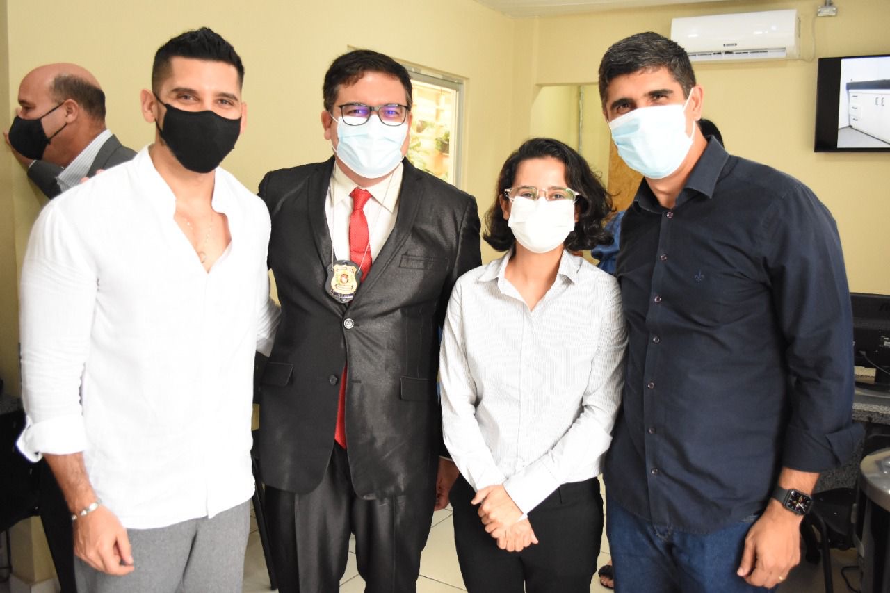 Lessa prestigia inauguração de salas humanizadas no IML Caruaru