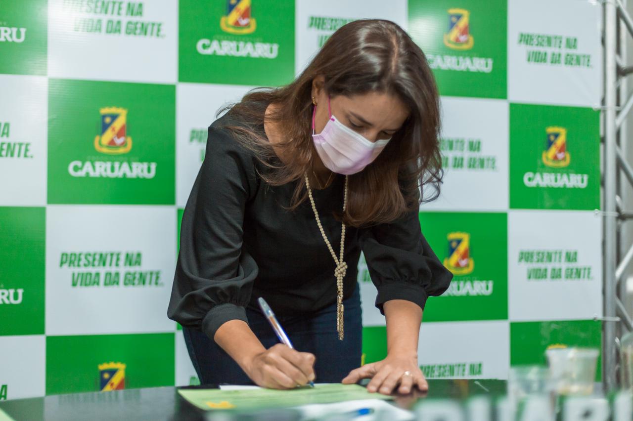 Antes de deixar a Prefeitura de Caruaru, Raquel pede crédito suplementar de R$ 100 milhões