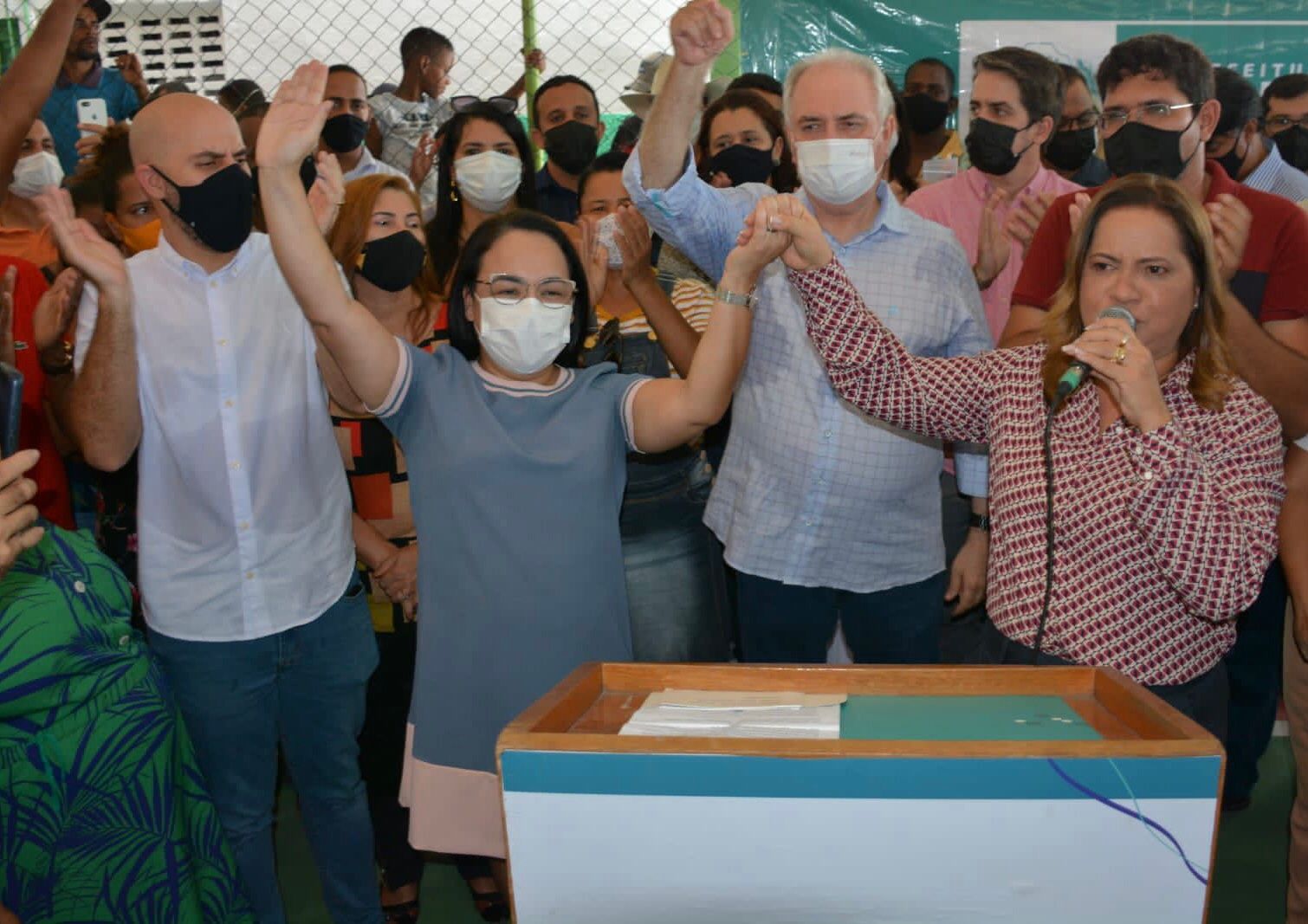 Célia Sales requalifica quadra poliesportiva da Vila Califórnia