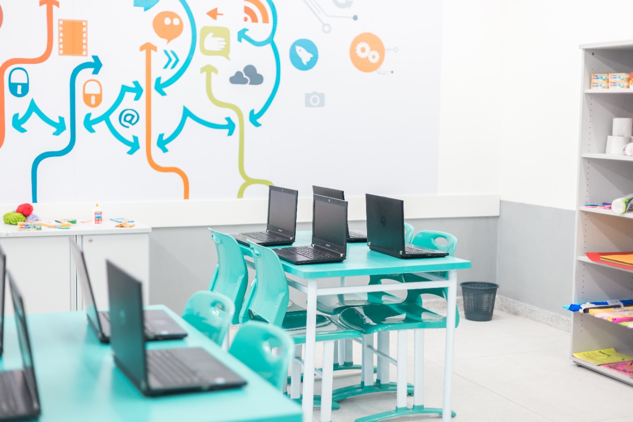 Raquel Lyra inaugura nova escola nas Rendeiras 