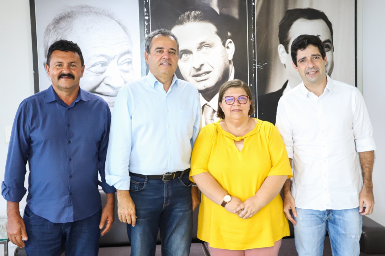 Prefeito de Santa Maria do Cambucá fecha com Danilo Cabral