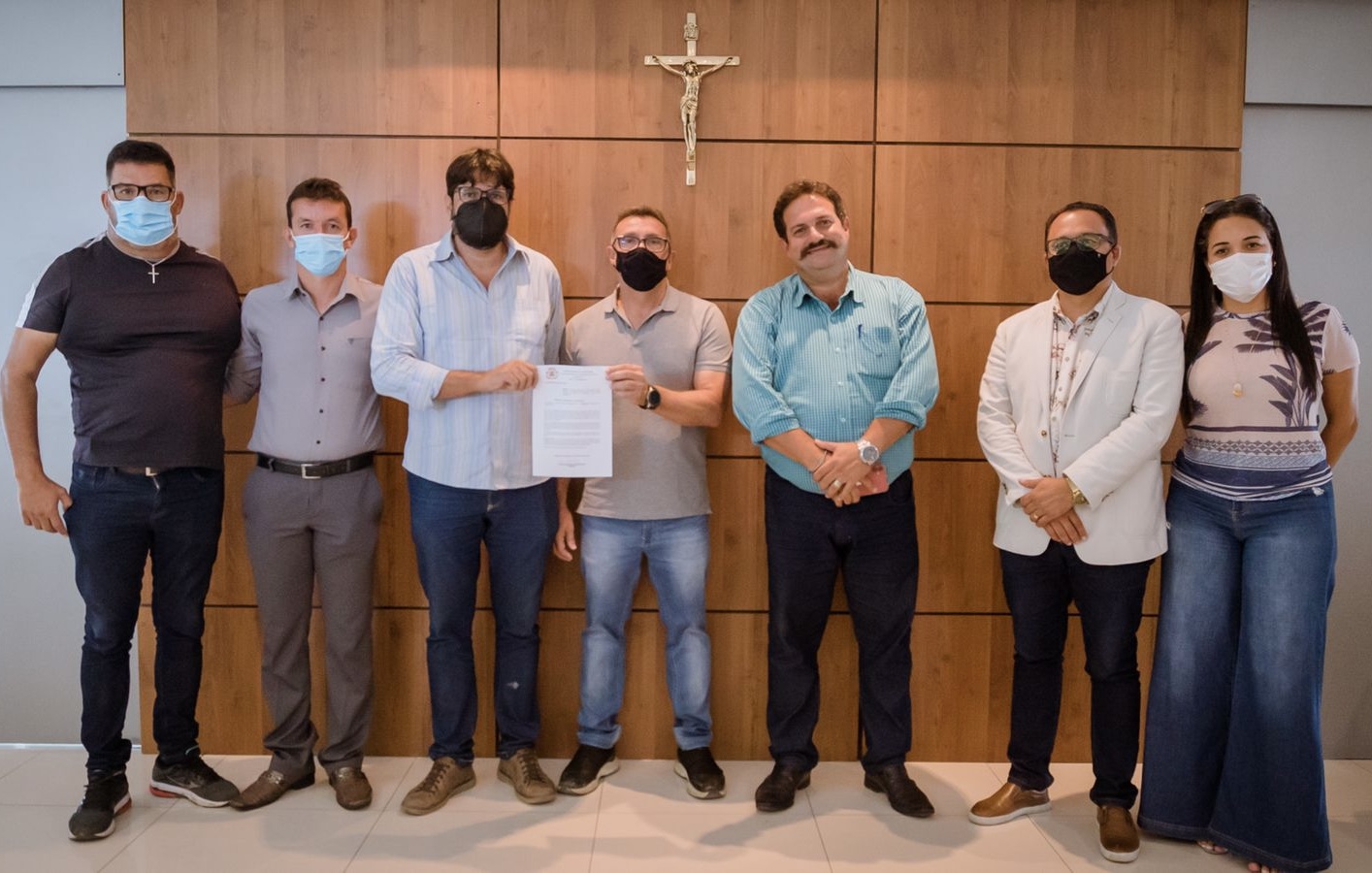 Wellington Maciel sanciona aumento do piso para professores