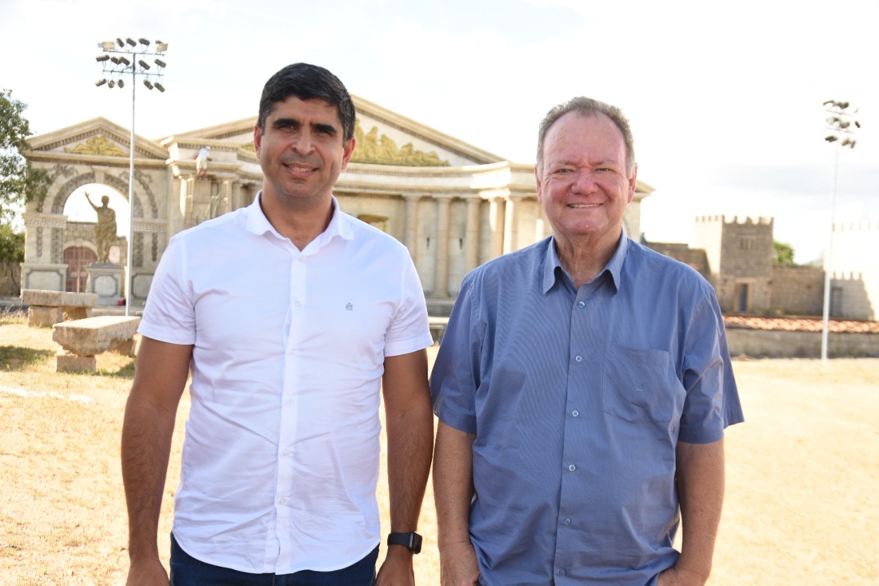 Lessa e Robinho Pacheco debatem últimos ajustes para a Paixão de Cristo 