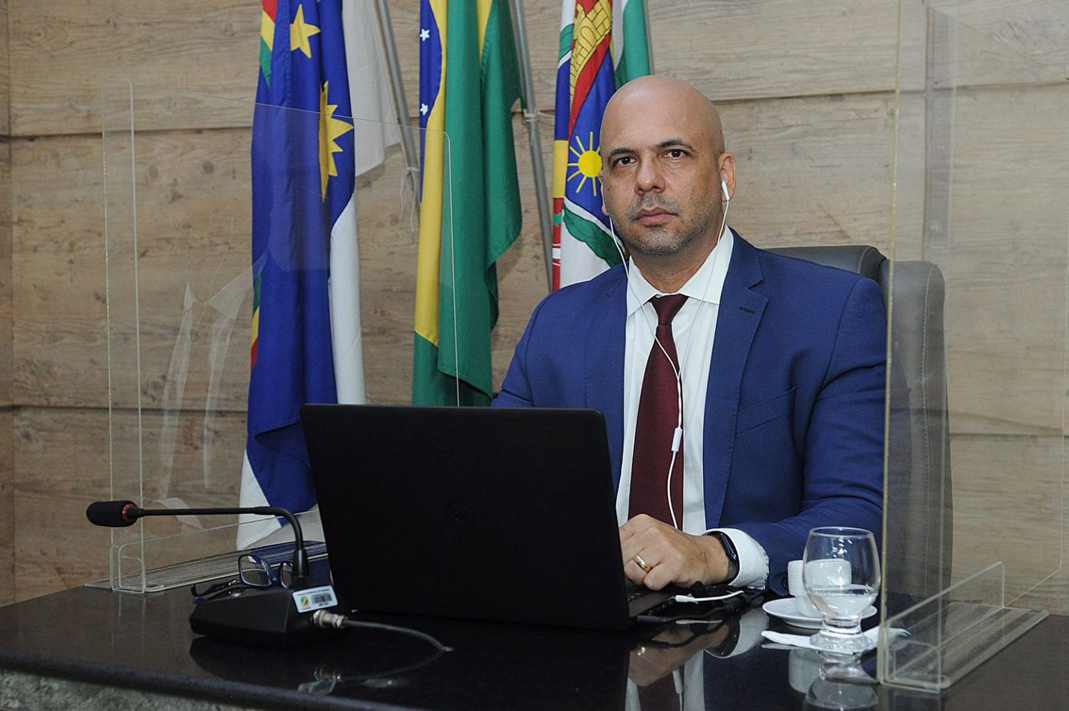 Anderson Correia manda recado depois de reunião com Raquel