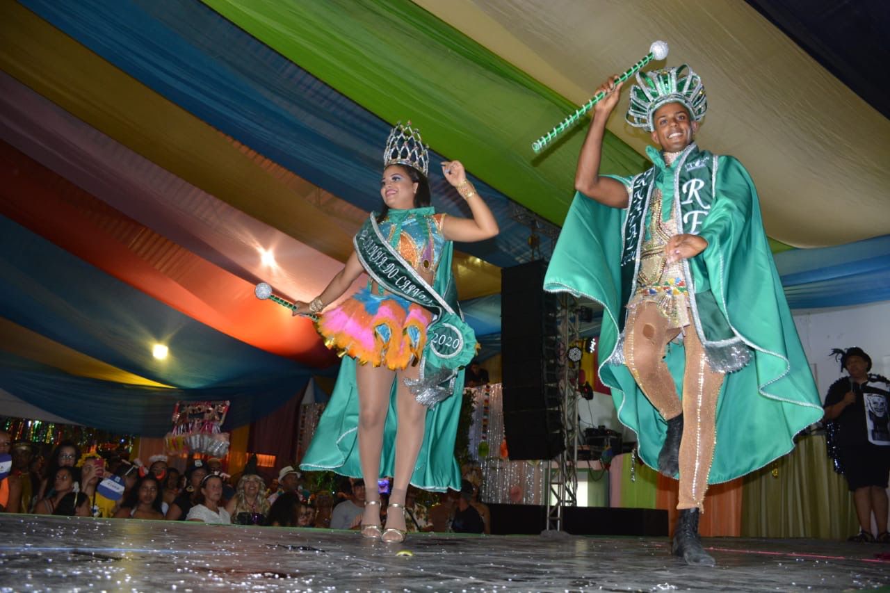 Célia Sales sanciona auxílio para artistas ipojucanos