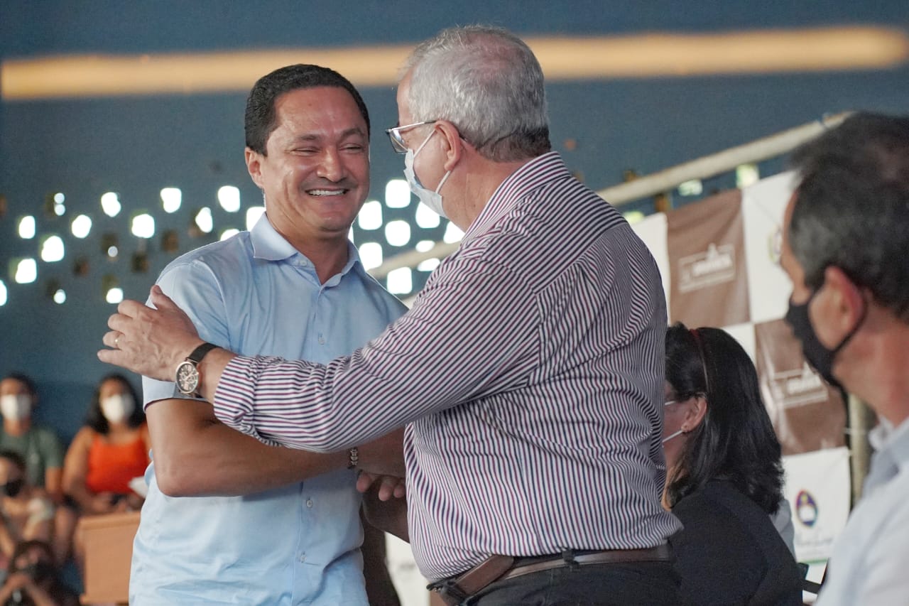 André destina recurso para construção de estrada em Gravatá