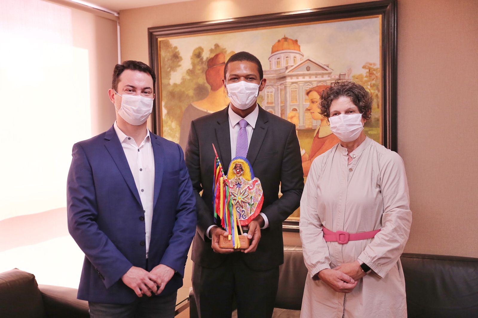 Clodoaldo entrega título de cidadão a Márcio Bonfim