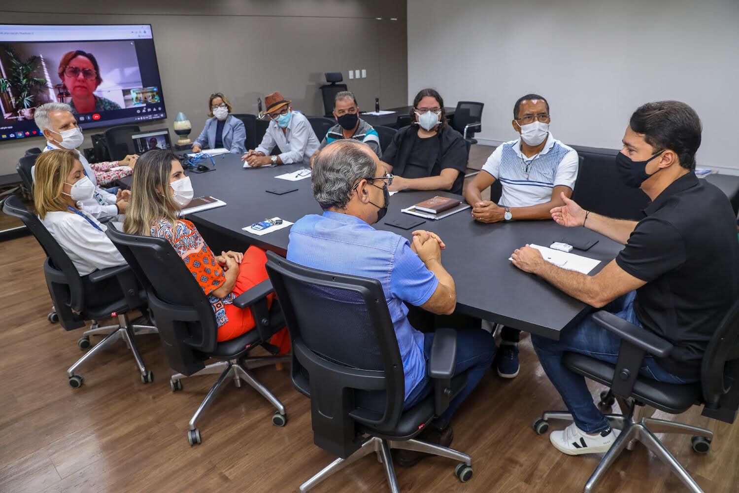 Anderson dá reajuste de 36% aos professores do Jaboatão