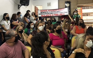 Professores de Caruaru definem hoje se entram em greve
