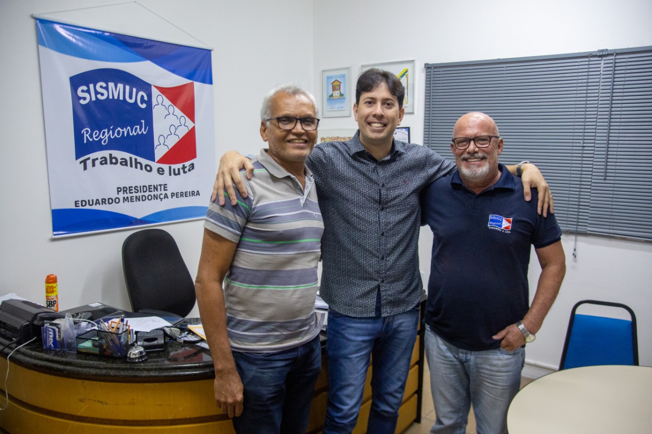 Armandinho se compromete com pautas do SISMUC