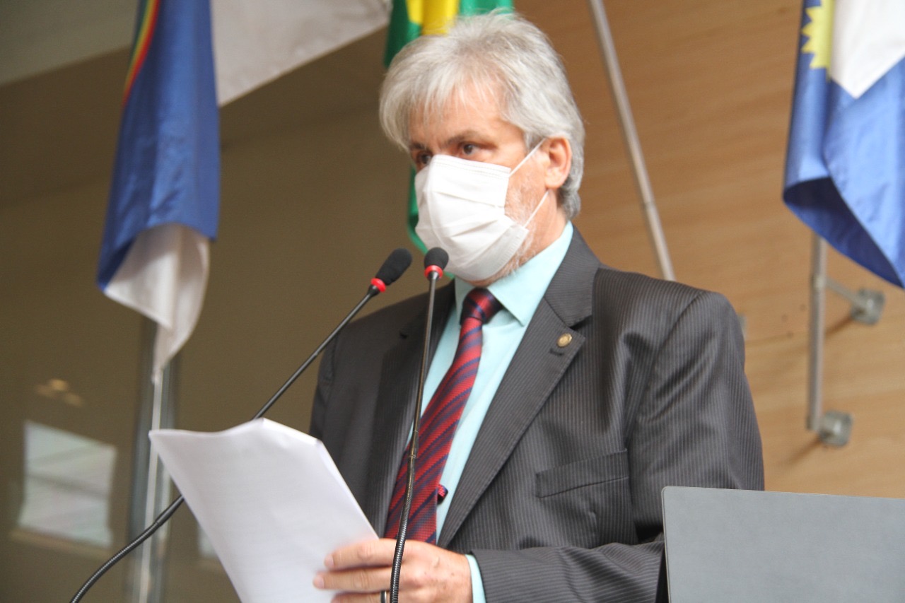 Vereador apresenta moção de repúdio a Eduardo Bolsonaro 