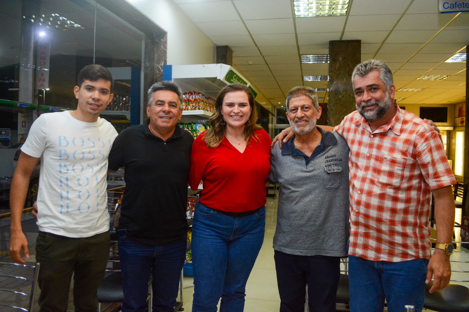 Ex-prefeito de Caetés troca Raquel por Marília 