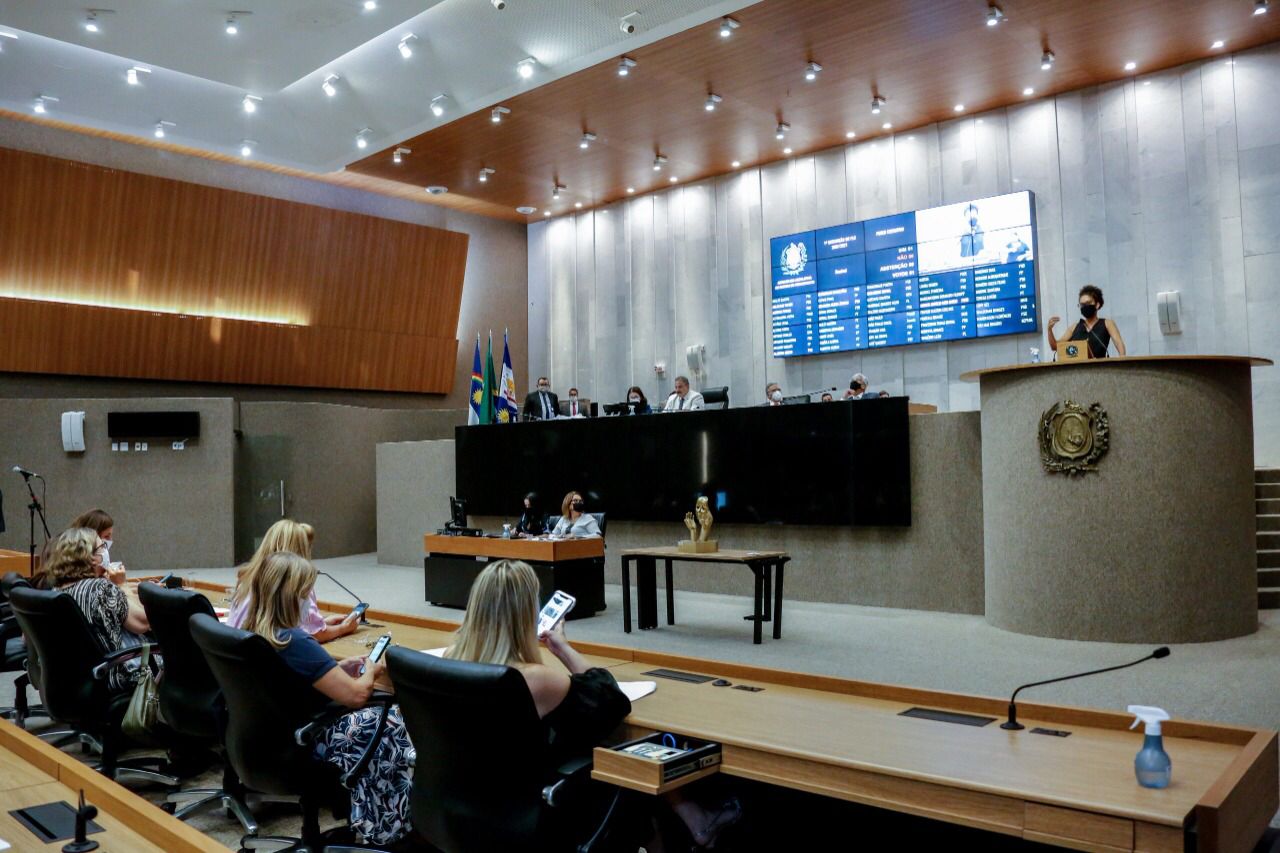 Alepe aprova lei que altera divulgação de  dados das vítimas de feminicídio