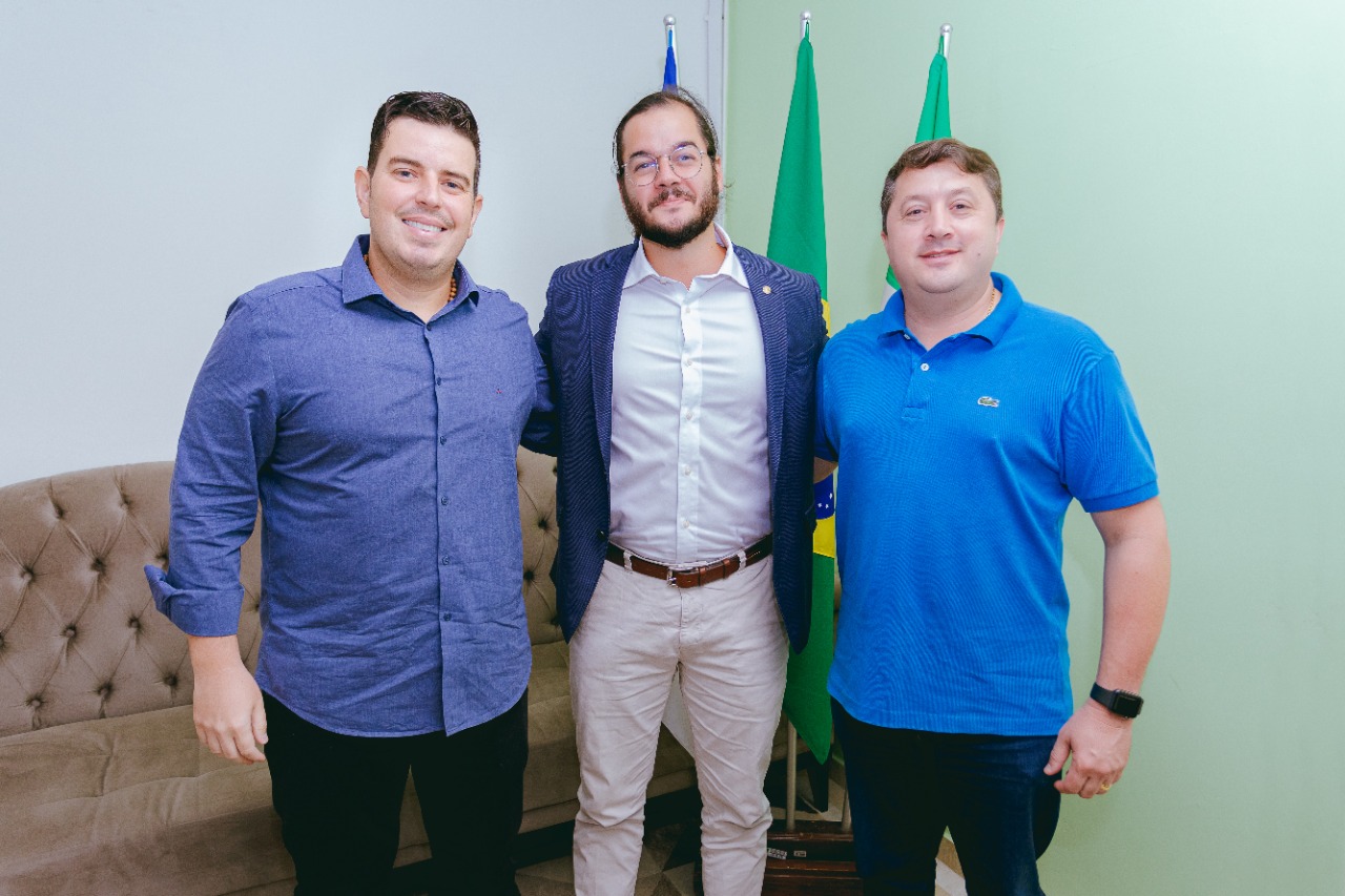 Túlio Gadêlha acompanha o envio de emendas para Camocim