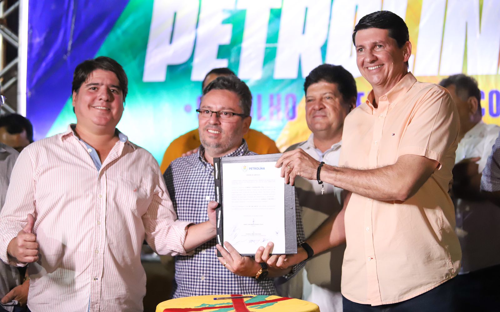 Simão autoriza início de obras para construção de nove praças