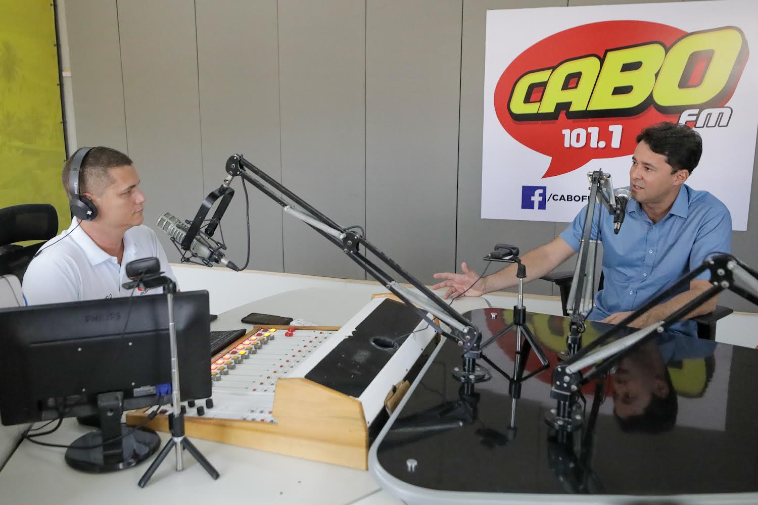 Anderson Ferreira critica faixas salariais da PMPE