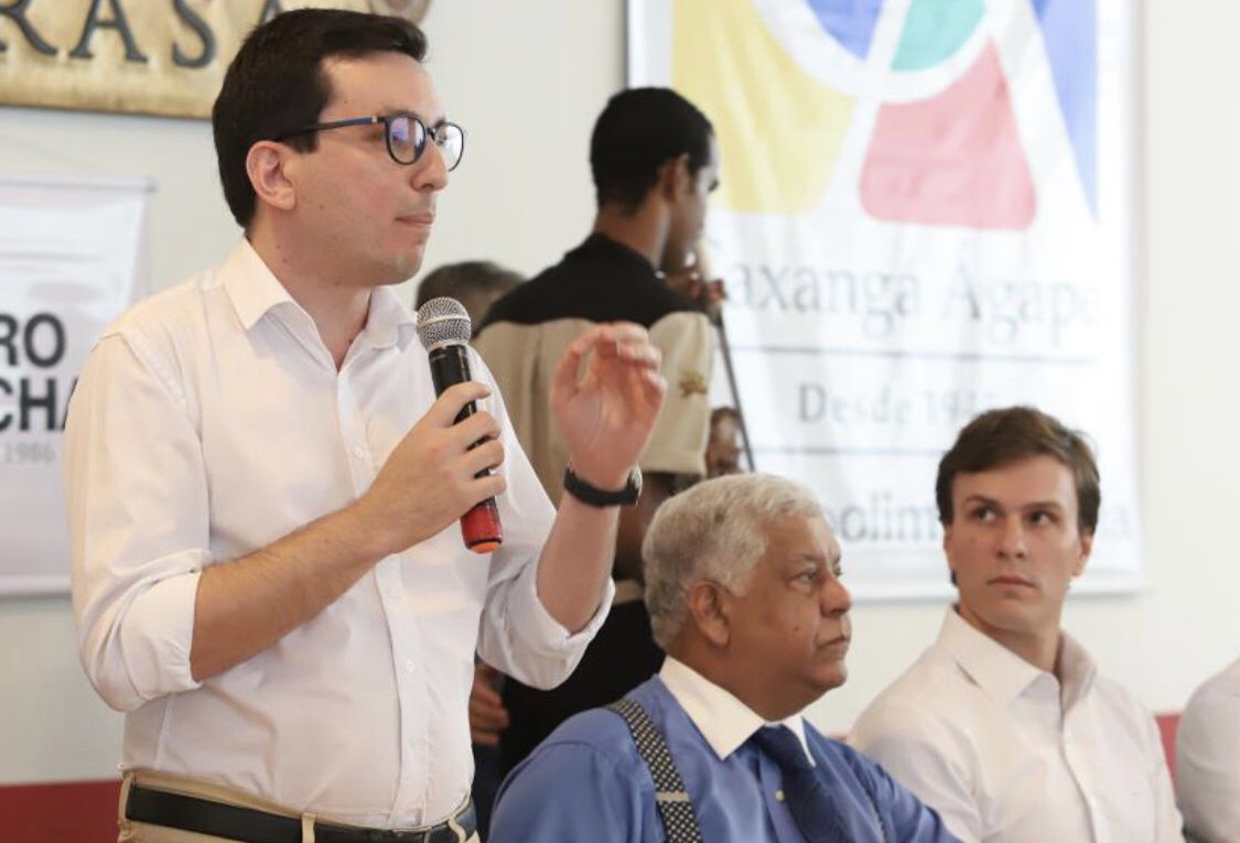 Em Olinda, Raffiê conduz homenagem a Miguel Coelho 