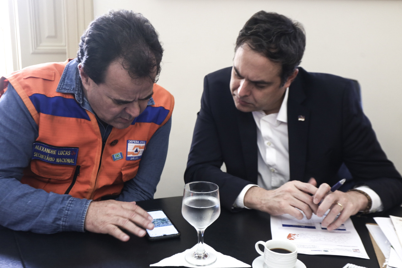 Paulo Câmara recebe secretário nacional de Defesa Civil