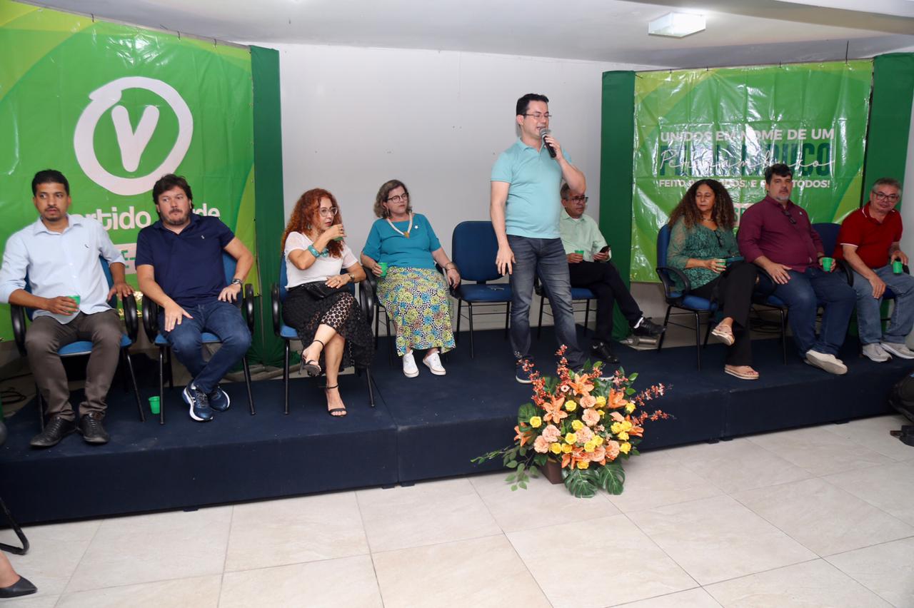 Arnaldo Dantas é empossado como presidente do PV Caruaru 