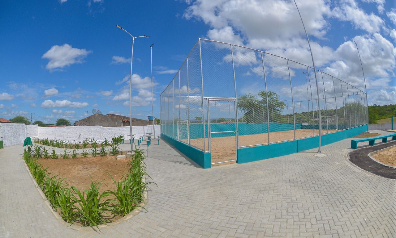 Escola na Vila de Lajes recebe área de convivência