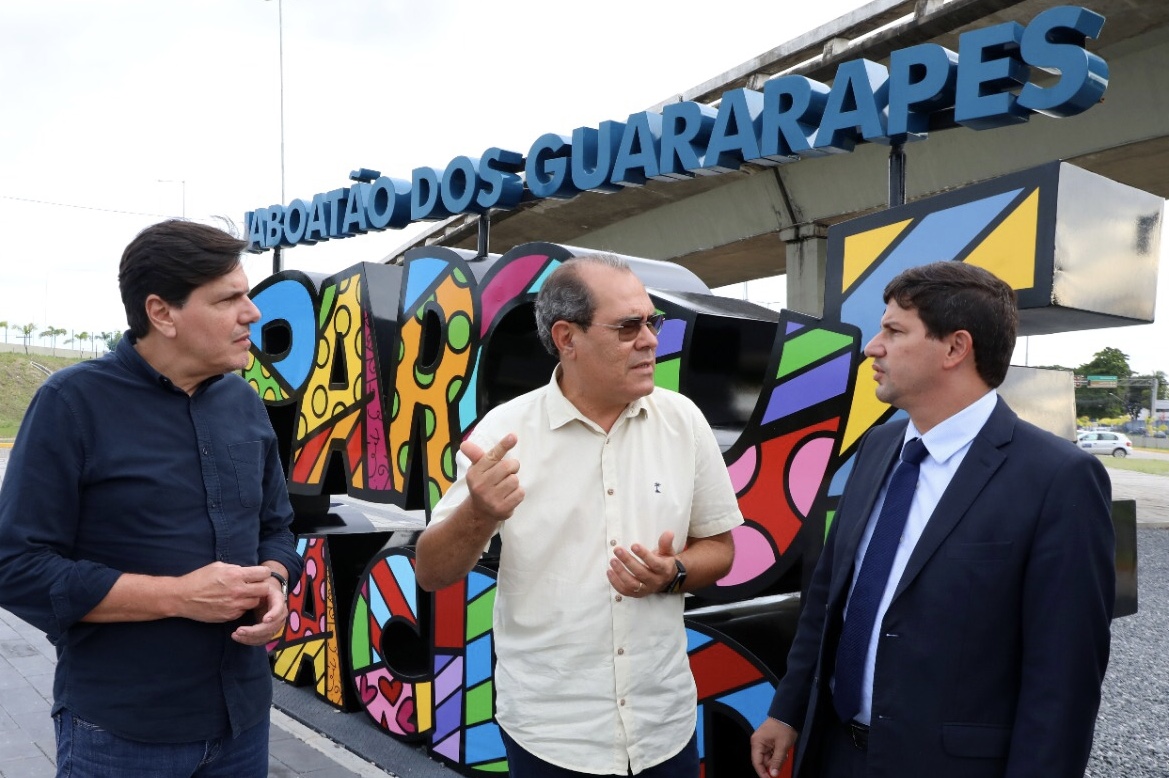 Ministro do Turismo faz visita técnica a Jaboatão com Mano