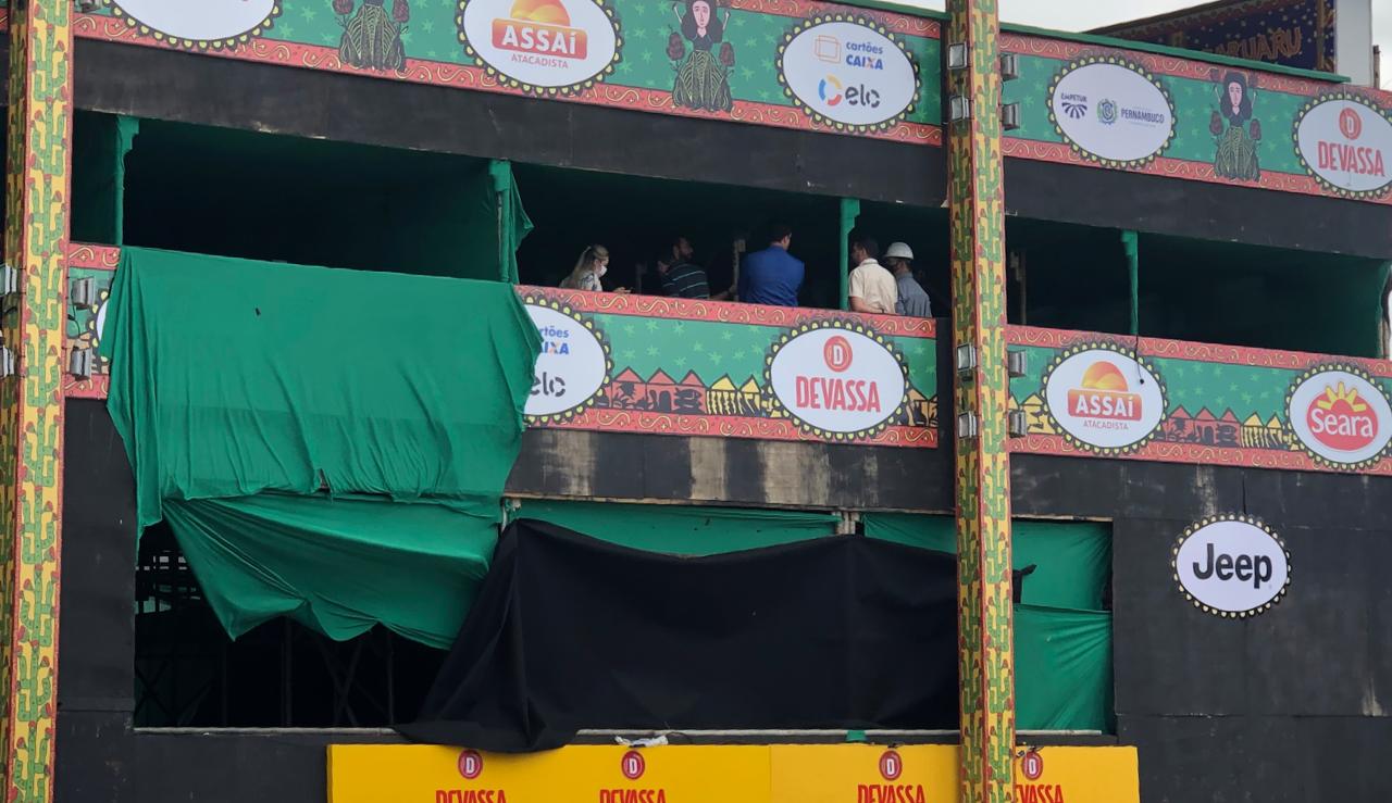 Rodrigo Pinheiro vistoria camarotes do São João de Caruaru