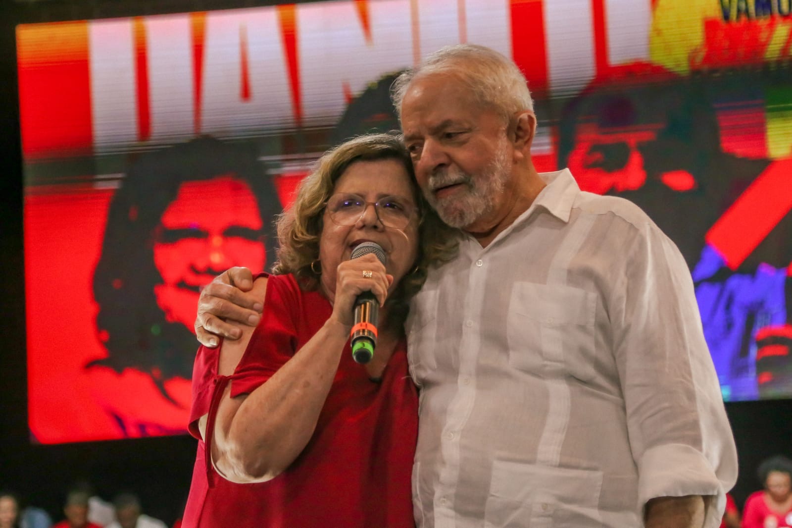 Teresa diz que quer chegar ao Senado para ajudar Lula no “revogaço”