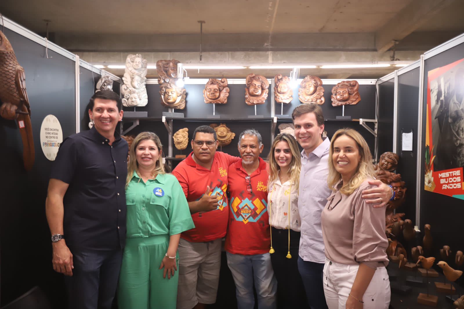 Prefeito de Petrolina acompanha artesãos locais na Fenearte