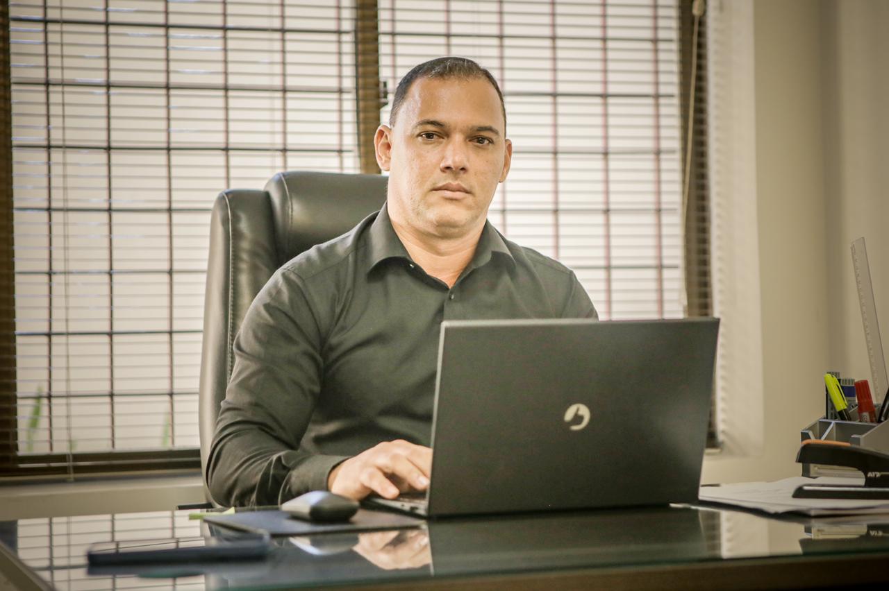 Vereador desiste de homenagear Bolsonaro e declara apoio a Marília  