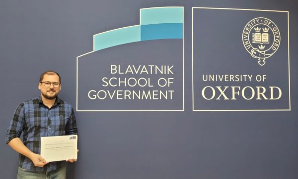 Henrique Oliveira faz especialização em Londres