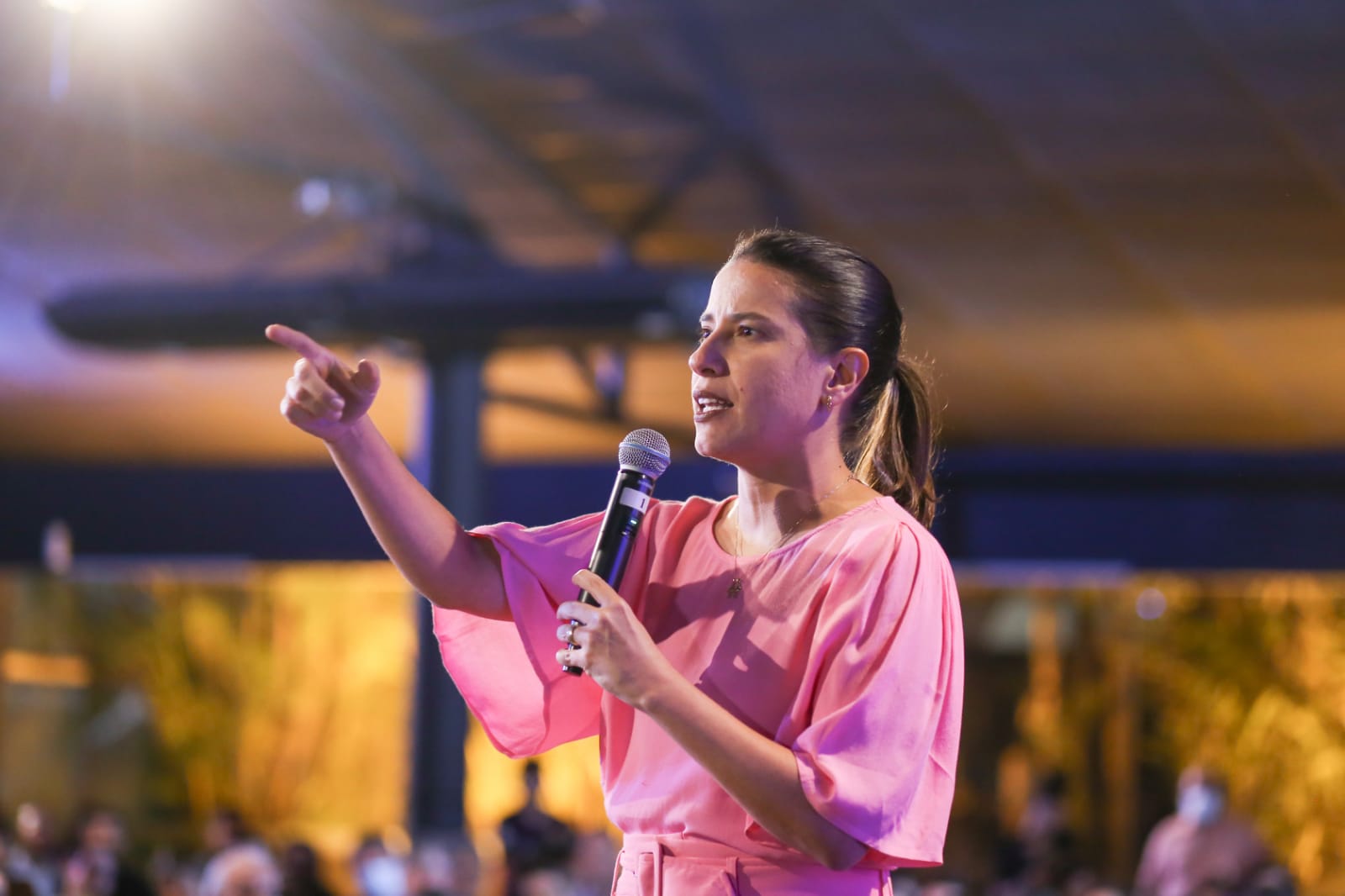 Raquel Lyra participa de grande ato político no Recife