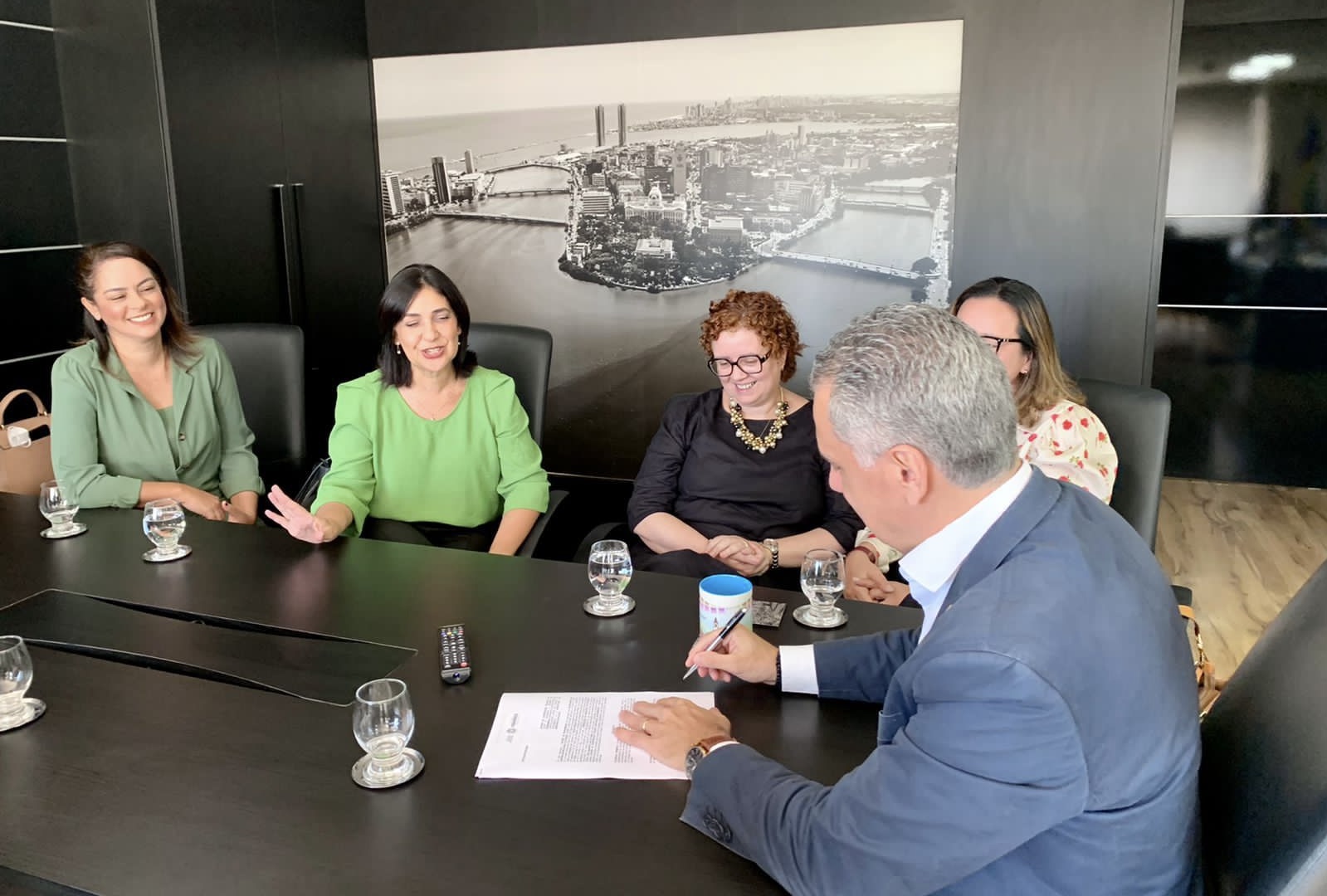 Ipojuca assina acordo de cooperação com Controladoria Geral do Estado