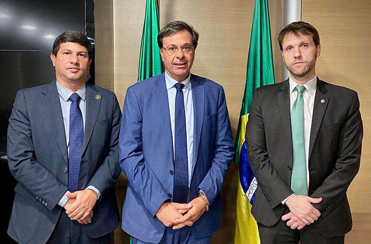 Gilson se reúne com ministros e busca melhorias para Pernambuco