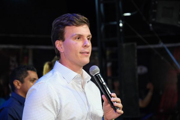 Miguel recebe título de cidadão de Paulista, nesta quinta (7)