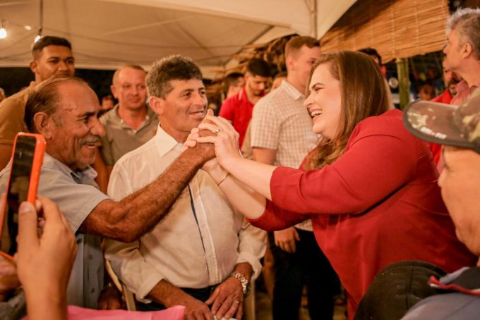 Marília Arraes recebe apoios em Orobó e Bom Jardim