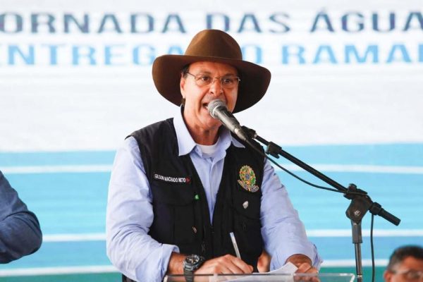 “Lula parece ter gostado de ficar em lugares fechados”, ironiza Gilson Machado