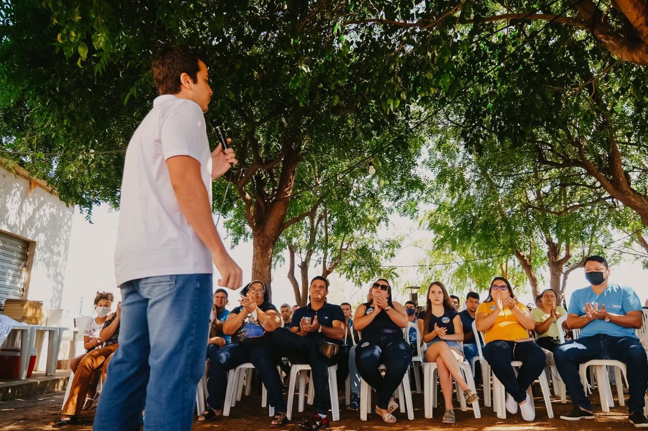 Antonio Coelho intensifica campanha de rua em Petrolina