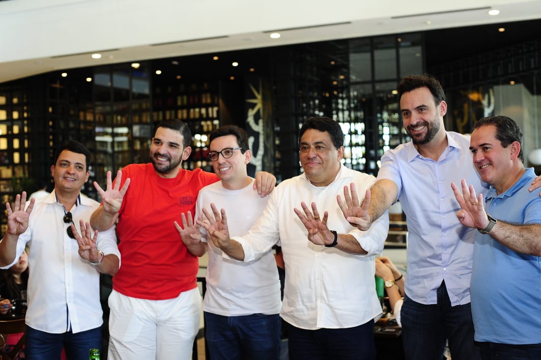 Carlos Andrade Lima se reúne com empresários em Caruaru 