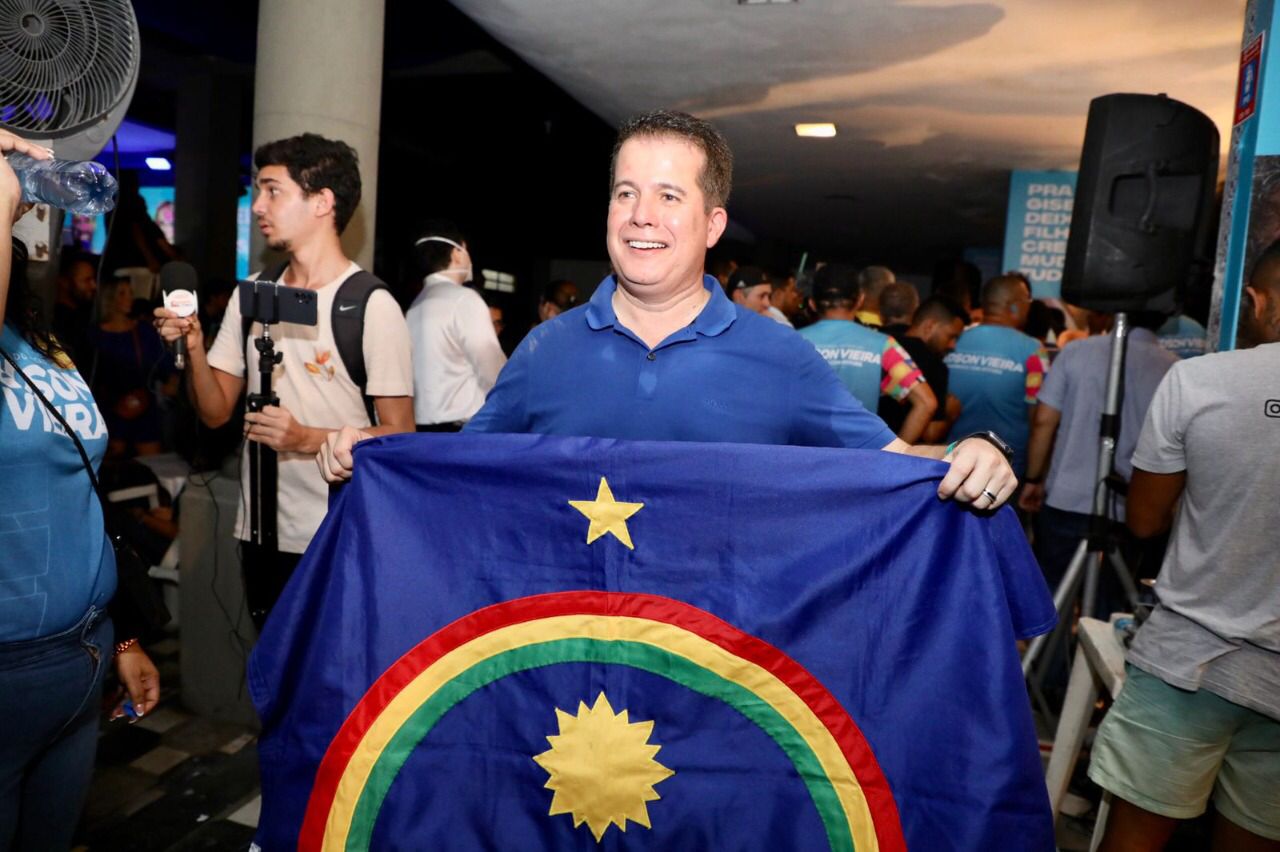 “Pernambuco precisa de atitude”, diz Edson Vieira em convenção